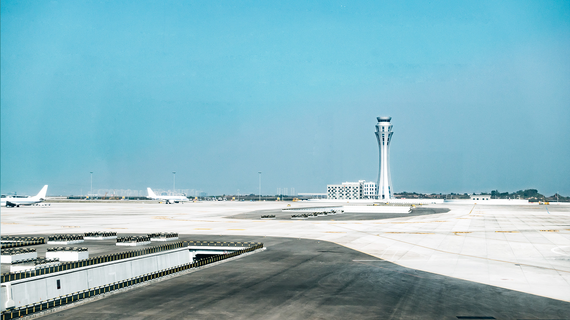 Indra actualiza los sistemas de comunicaciones tierra-aire de Brasil con tecnología de vanguardia